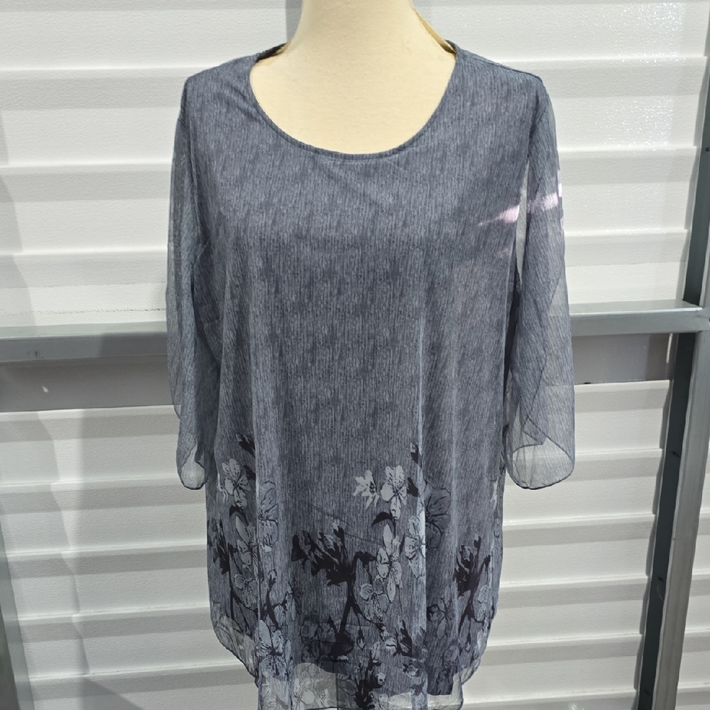 Blue Graphic Blouse with 3/4 Sleeves and Relaxed Fit